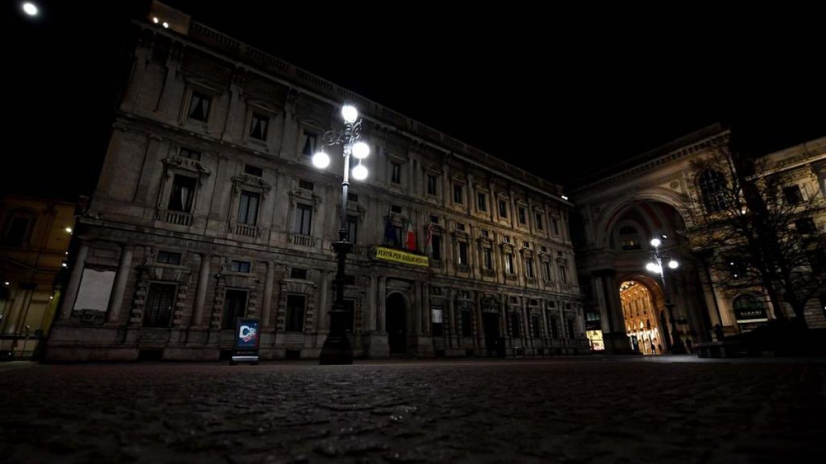 luci negozi spente