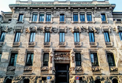 mostra a milano