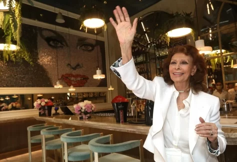 sophia loren a milano