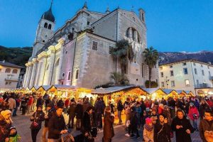 “Babbolake” e mercatini, il Lago di Garda si prepara al Natale