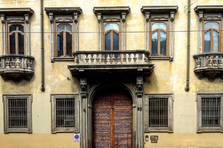 palazzo storico milano